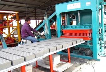 空(kong)心(xin)磚(zhuan)機(ji)