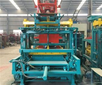 水(shui)泥(ni)磚(zhuan)機(ji)